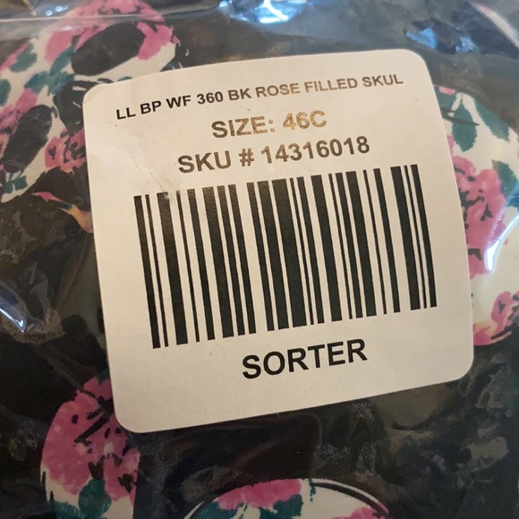 NWT TORRID DAY OF THE DEAD  Skull Wirefree 360 Smoothing Bra☠️💜💀🩷 - Picture 9 of 10